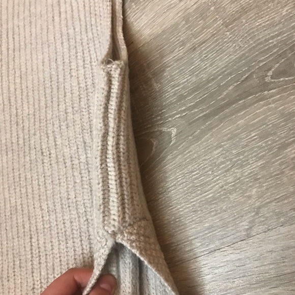 Aritzia Wilfred Durandal Sweater Grey 100% Wool - Picture 7 of 11